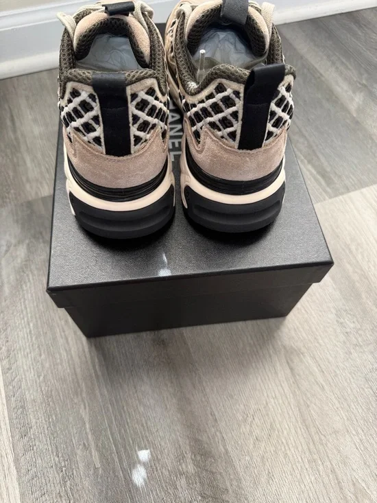 CHANEL SNEAKERS! - Picture 4 of 6
